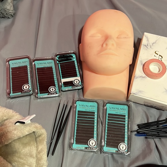 Beginners lash kit - Picture 2 of 2